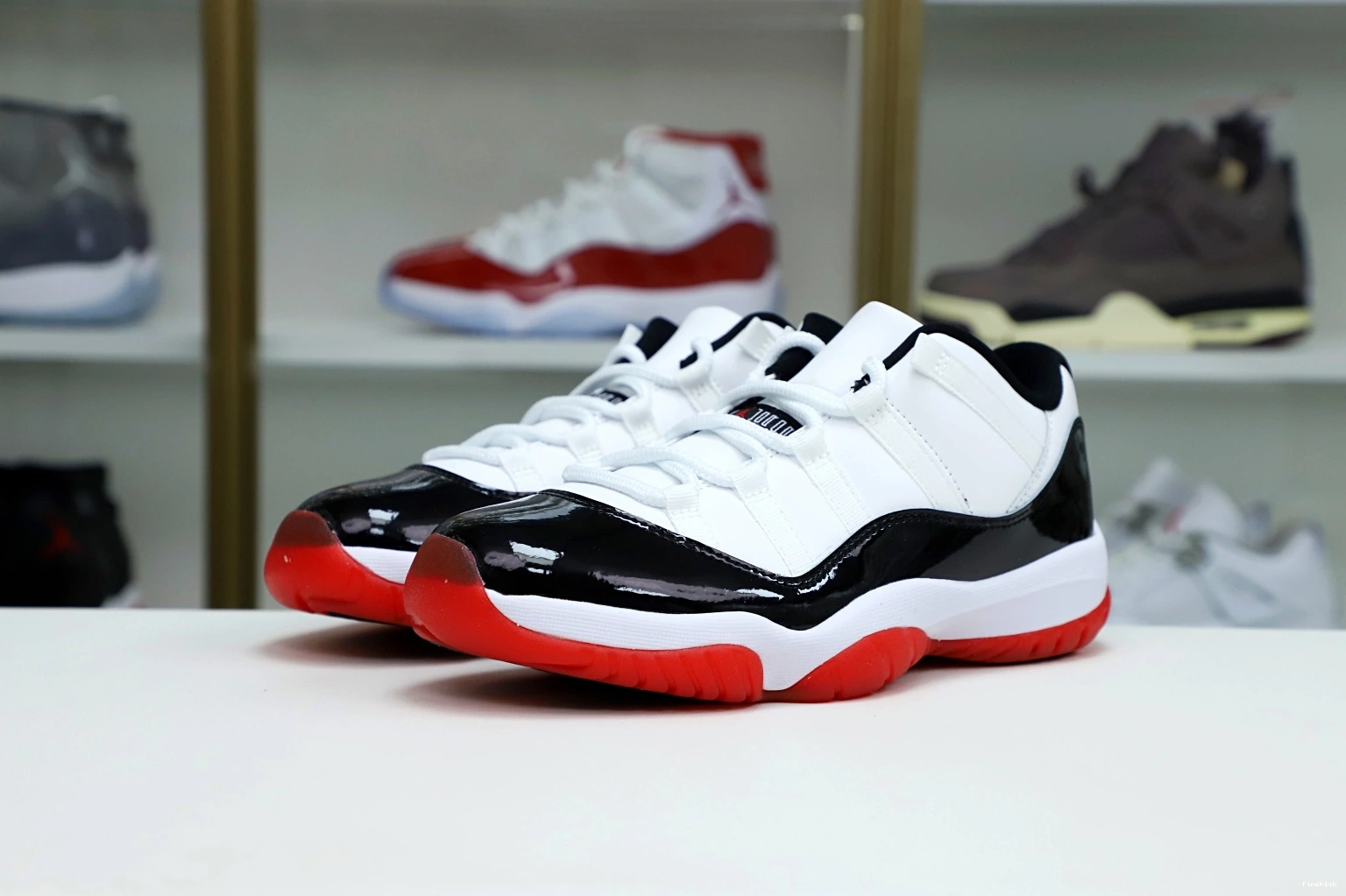 AIR WHITE 11 JORDAN BRED LOW 0716